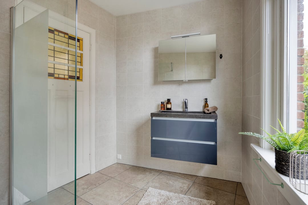 Foto 41 van Van der Waalsstraat 2