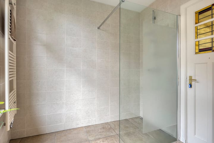 Foto 42 van Van der Waalsstraat 2