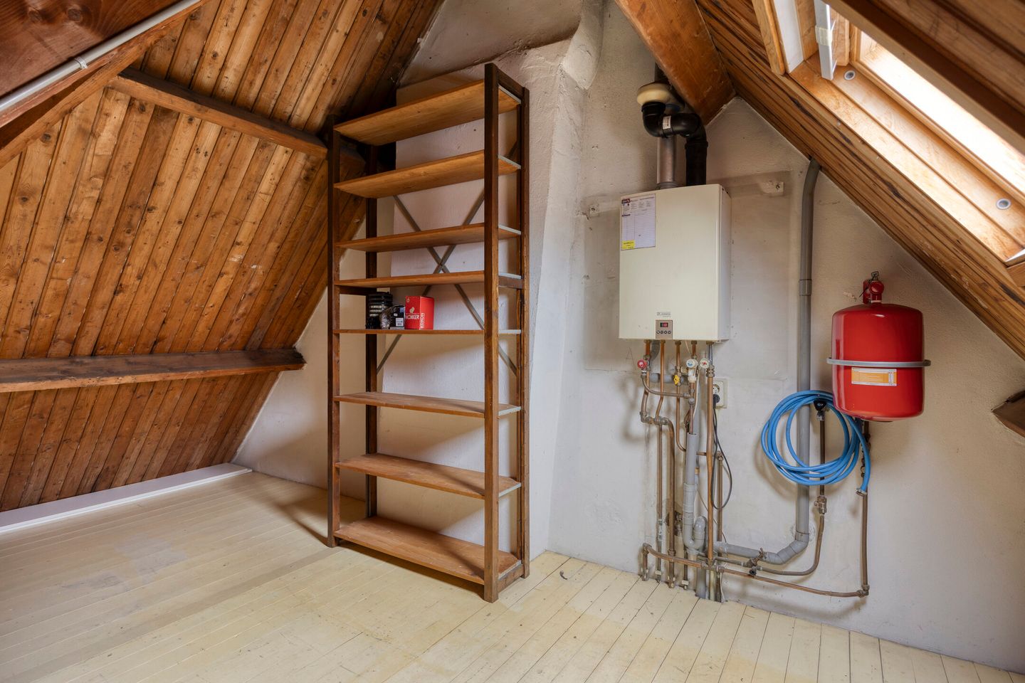 Foto 50 van Van der Waalsstraat 2