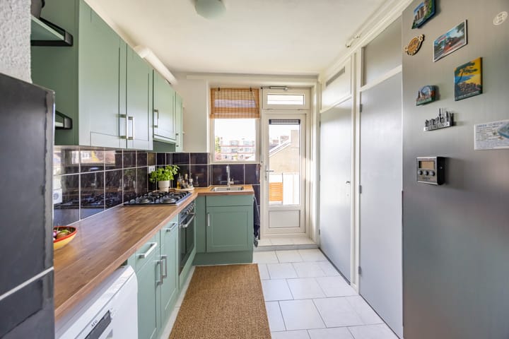 Photo 16 of Madame Curiestraat 31