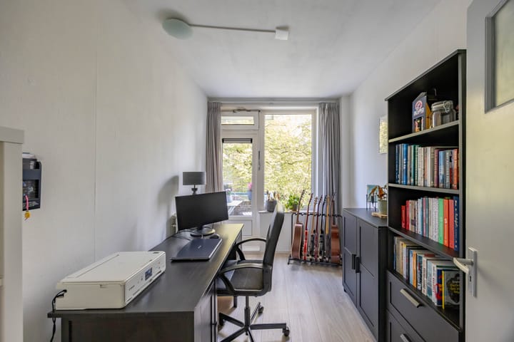 Photo 26 of Madame Curiestraat 31