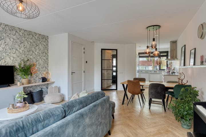 Foto 3 van Titanium 42