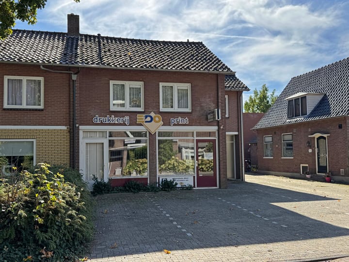 Photo 2 of Schoolstraat 8