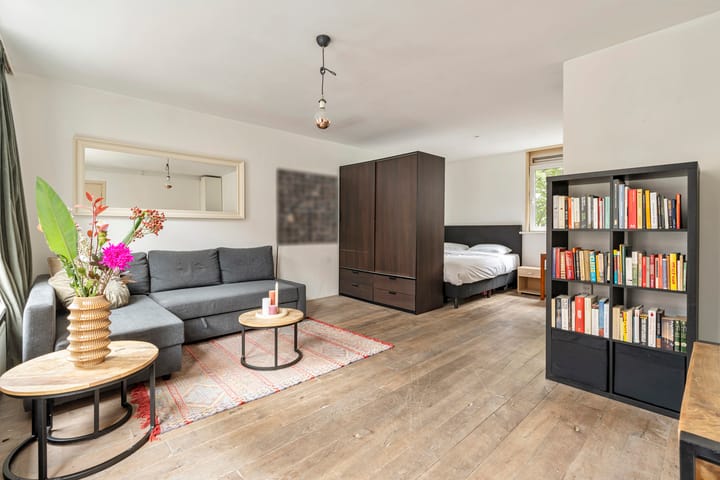 Photo 8 of Marnixstraat 36-1L