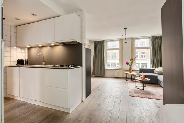 Photo 11 of Marnixstraat 36-1L