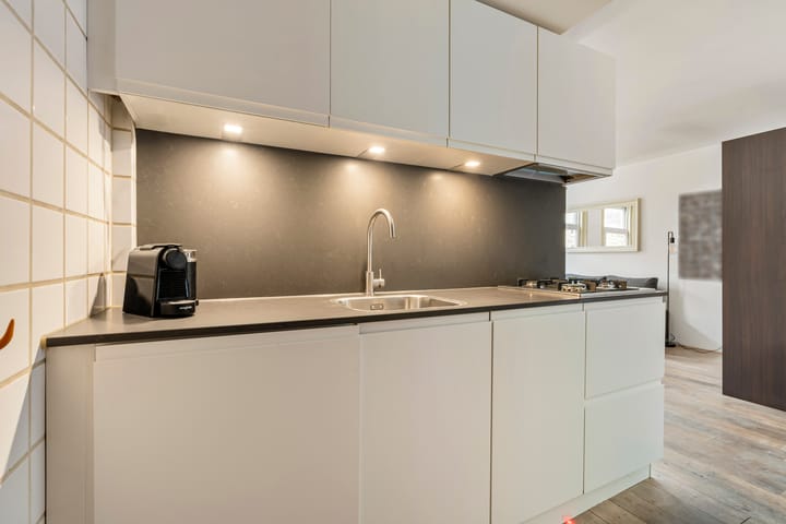 Photo 13 of Marnixstraat 36-1L