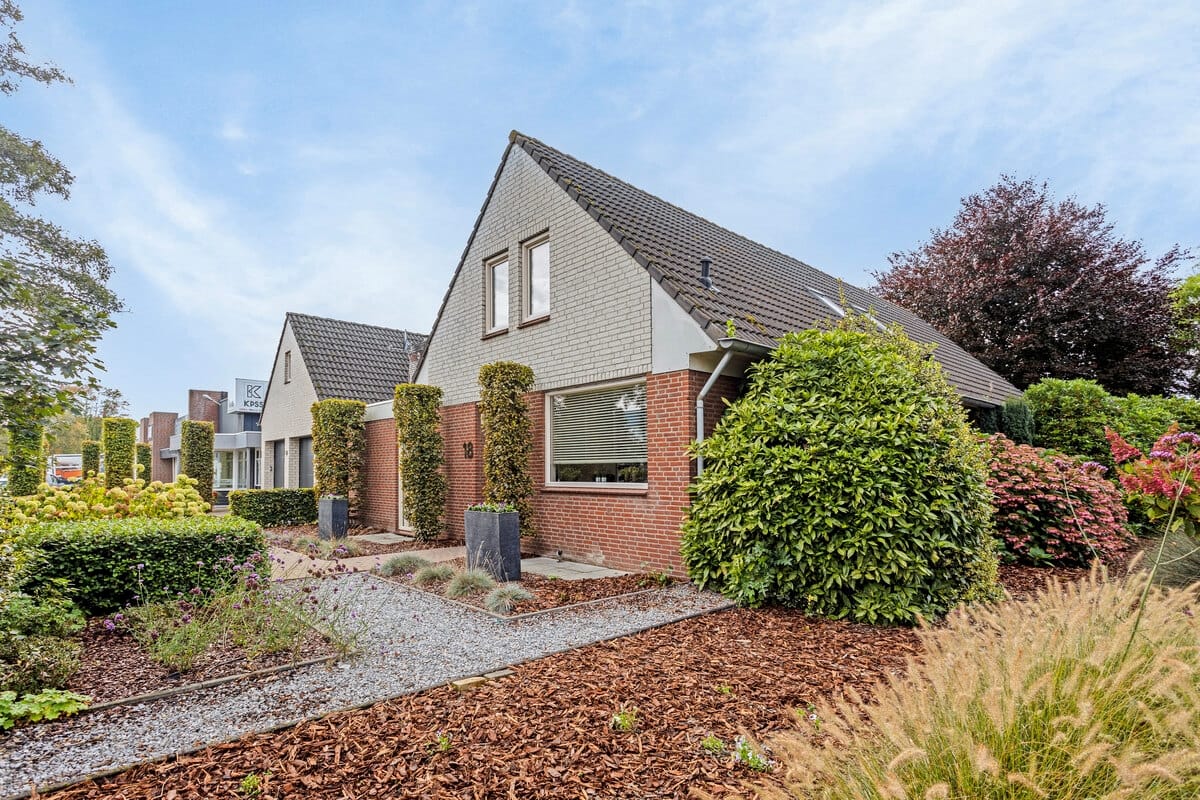 Bekijk foto 1 van Instraat 18