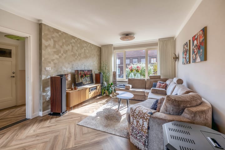 Photo 3 of Alberdingk Thijmstraat 18