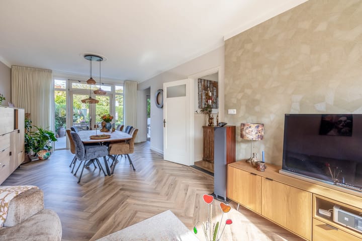 Photo 5 of Alberdingk Thijmstraat 18