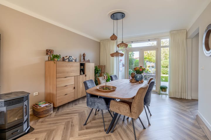 Photo 6 of Alberdingk Thijmstraat 18