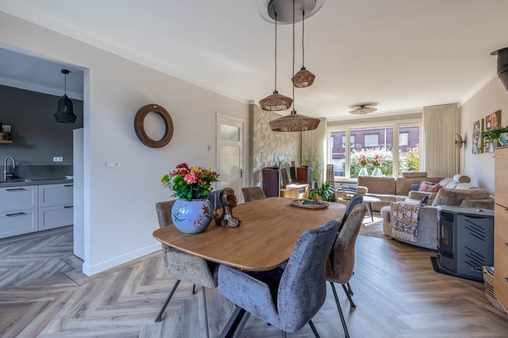 Photo 7 of Alberdingk Thijmstraat 18