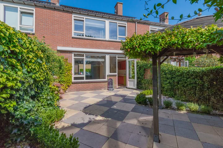 Foto 8 van Lindenstraat 6