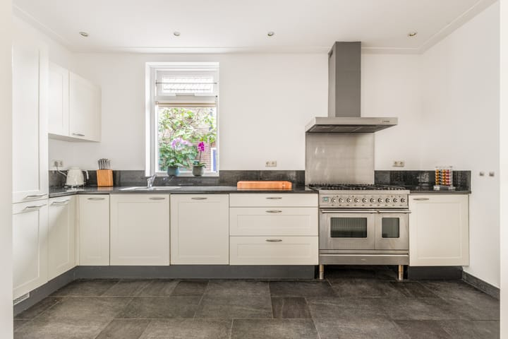 Photo 19 of Stationsweg 21