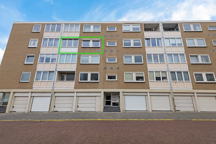 Photo 2 of de Ruyterstraat 8-F5