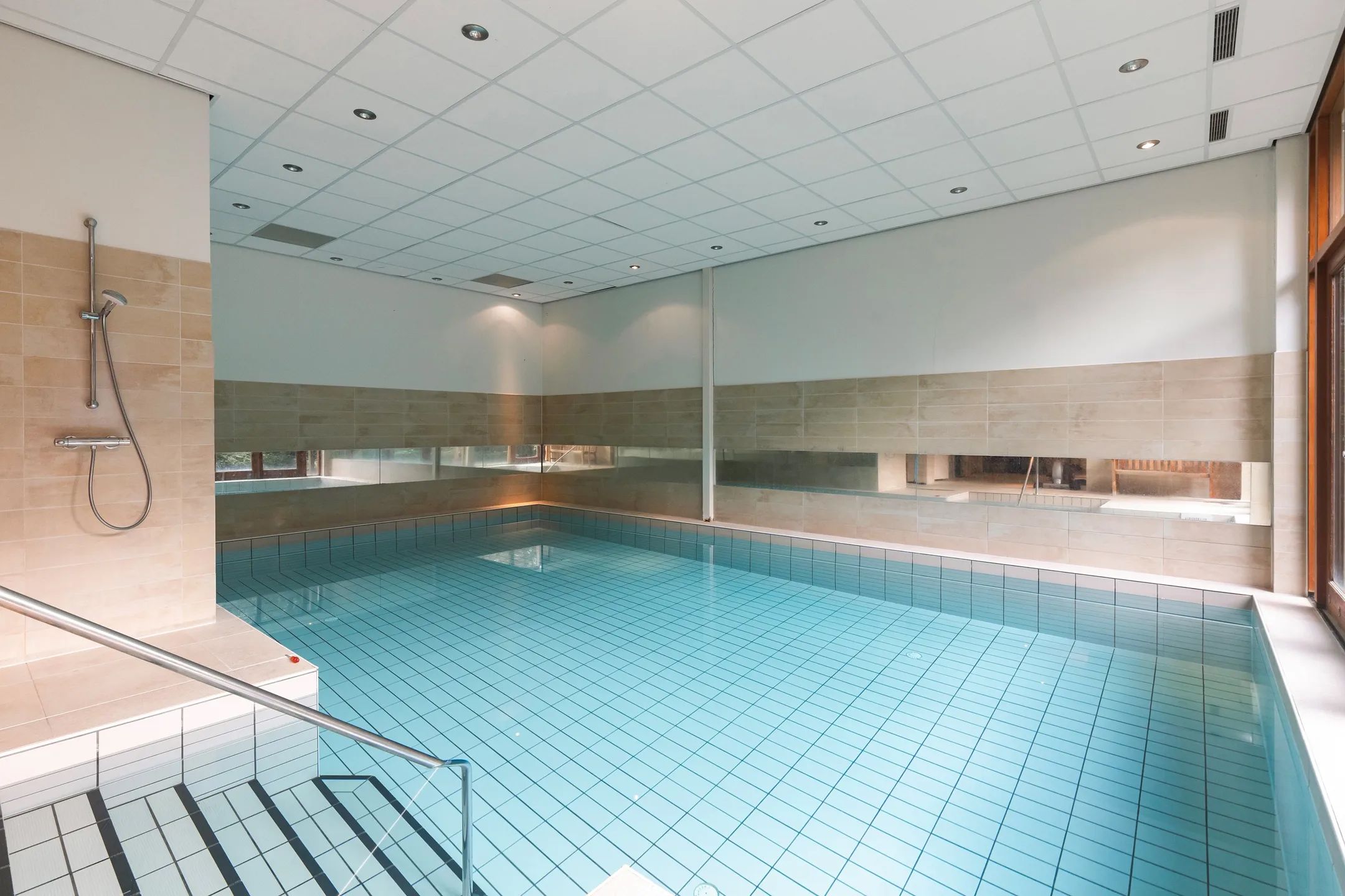 Photo 48 of Badhuislaan 4