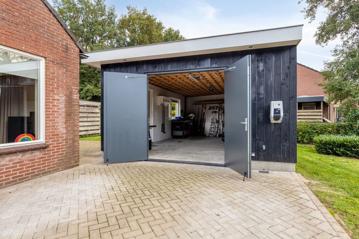 Photo 33 of Het Verzet 85