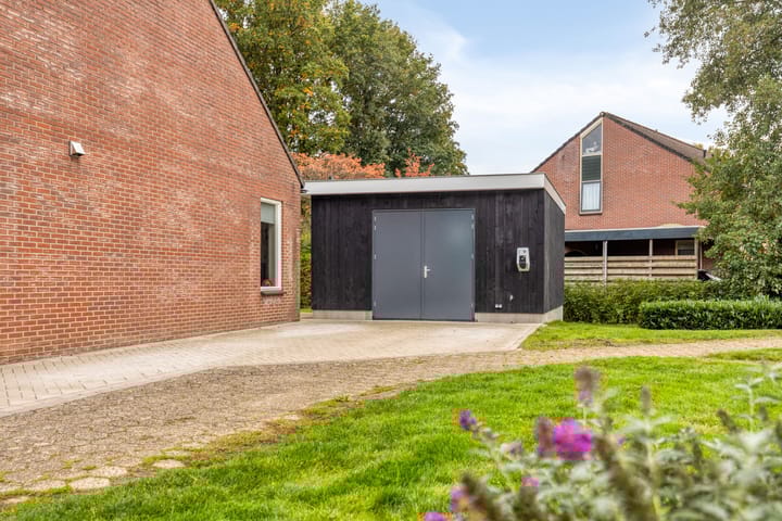 Photo 35 of Het Verzet 85