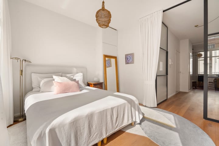 Photo 2 of Van Boetzelaerstraat 40-2