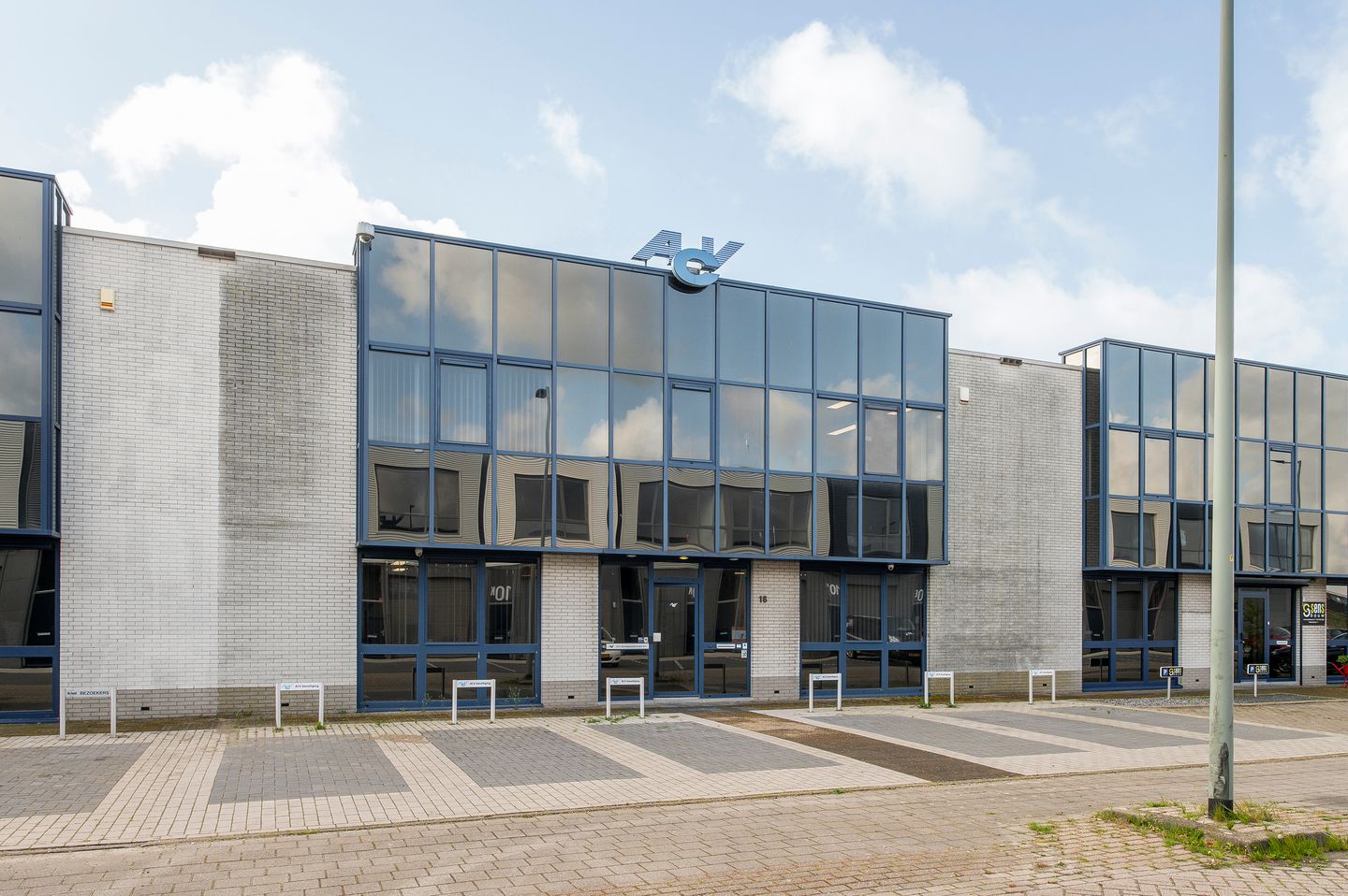 View photo 1 of Kreekweg 16