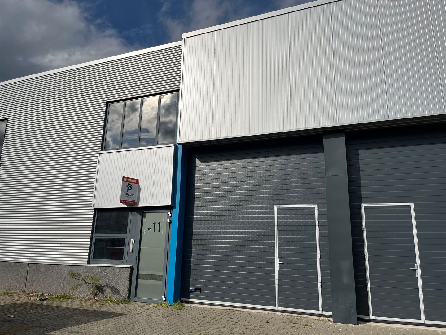 Bekijk foto 1 van Loodsstraat 11