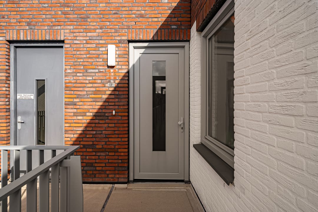 Photo 11 of Hooftstraat 13-C