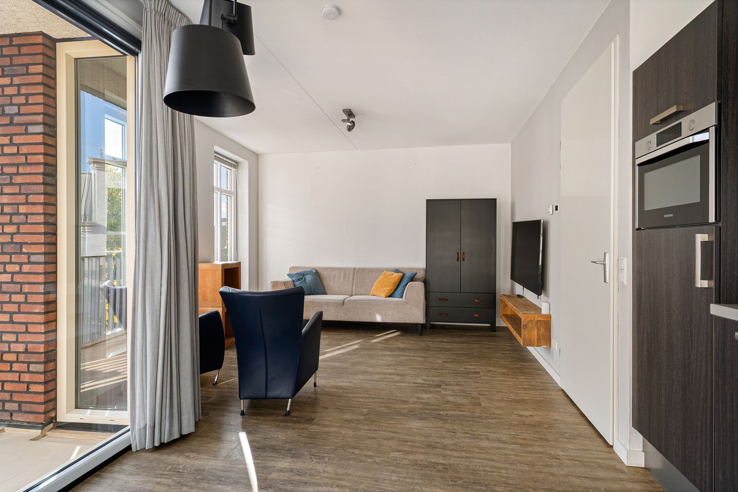 Photo 14 of Hooftstraat 13-C