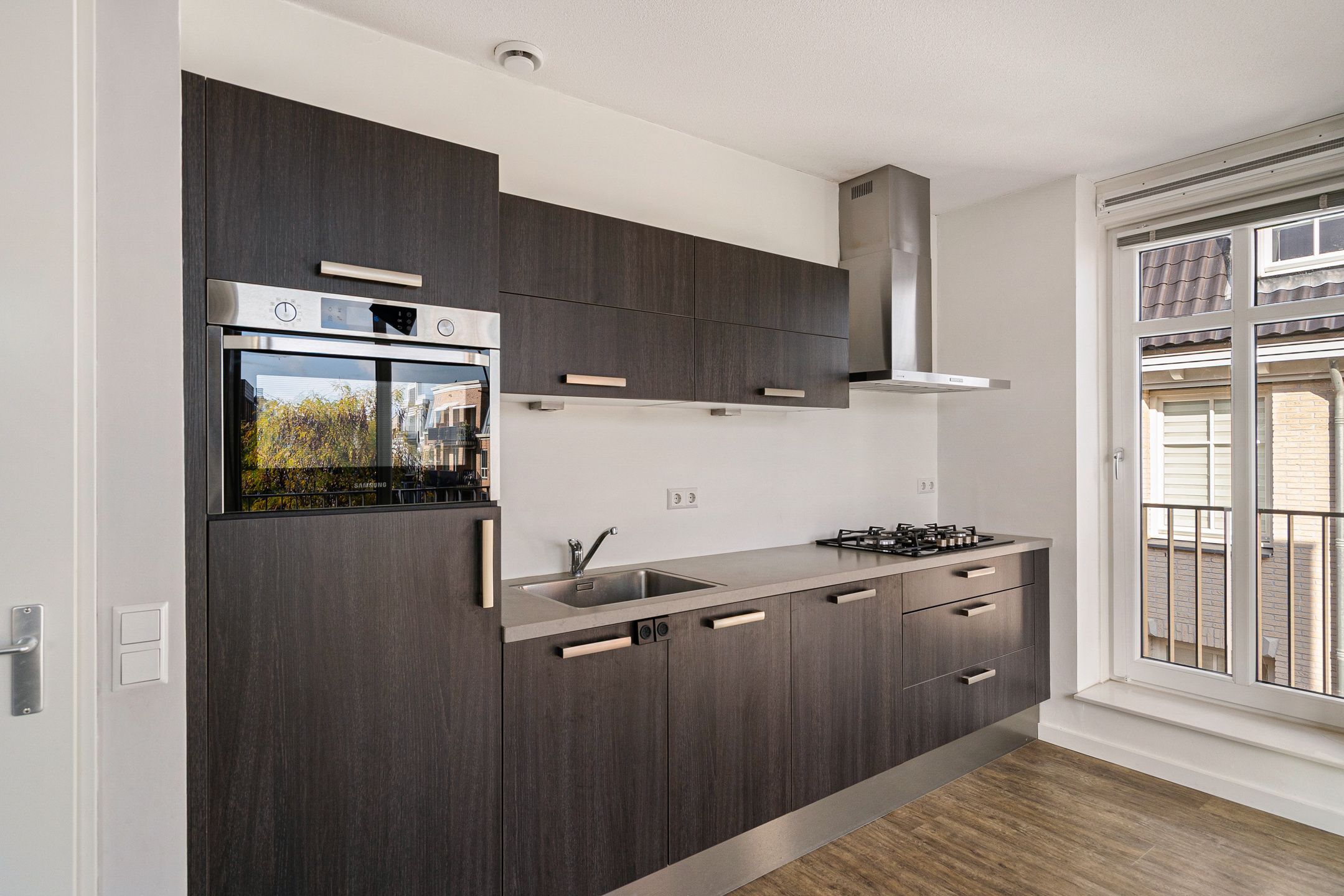 Photo 15 of Hooftstraat 13-C