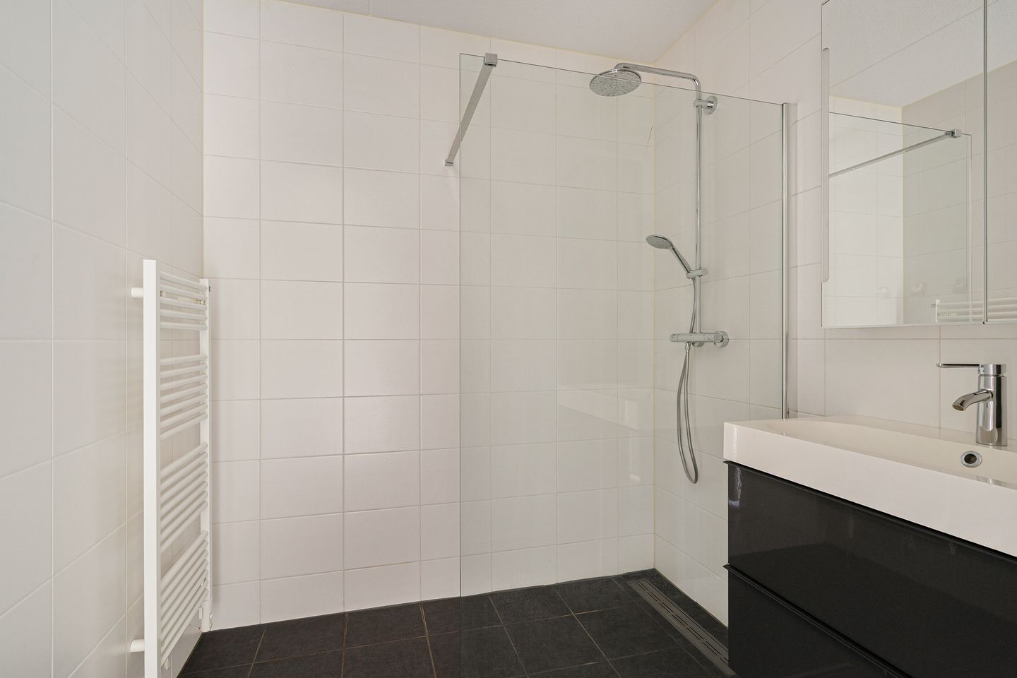 Photo 19 of Hooftstraat 13-C