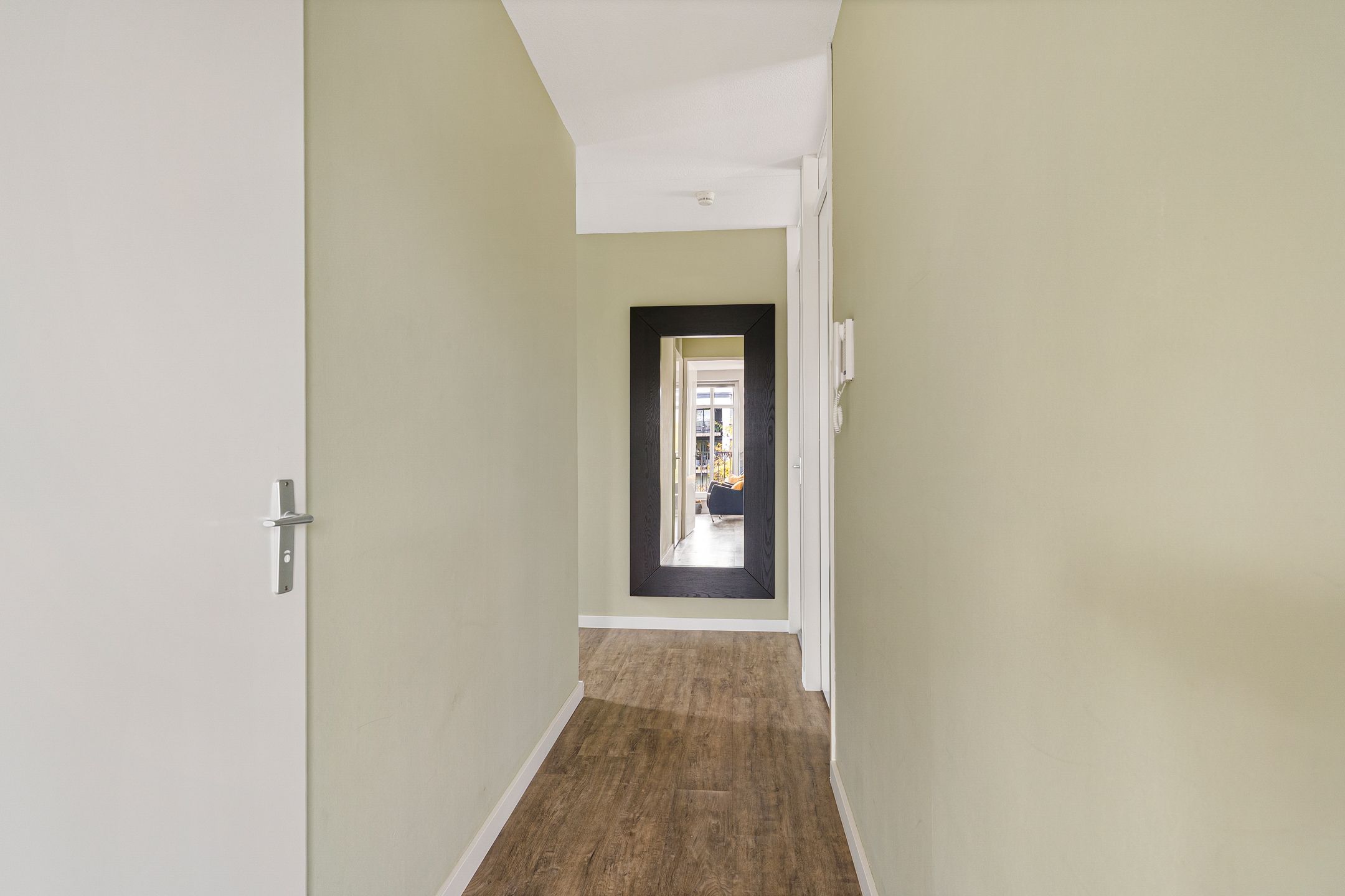 Photo 21 of Hooftstraat 13-C