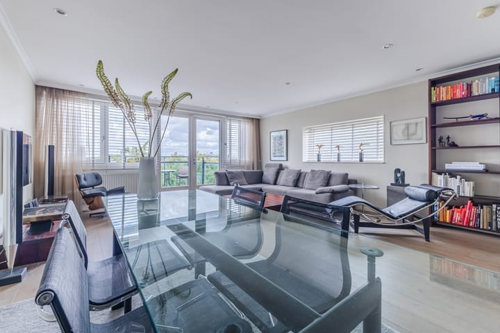 Foto 9 van Veenendaalplein 62