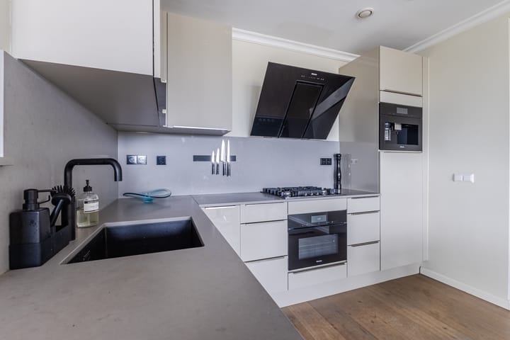 Foto 12 van Veenendaalplein 62