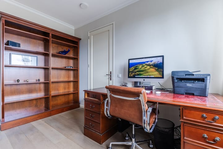 Foto 21 van Veenendaalplein 62