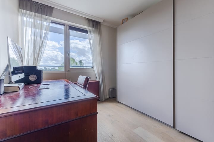 Foto 22 van Veenendaalplein 62