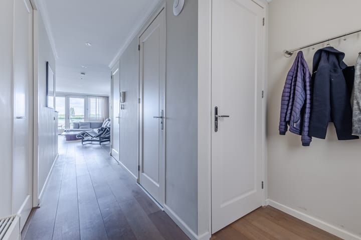 Foto 25 van Veenendaalplein 62