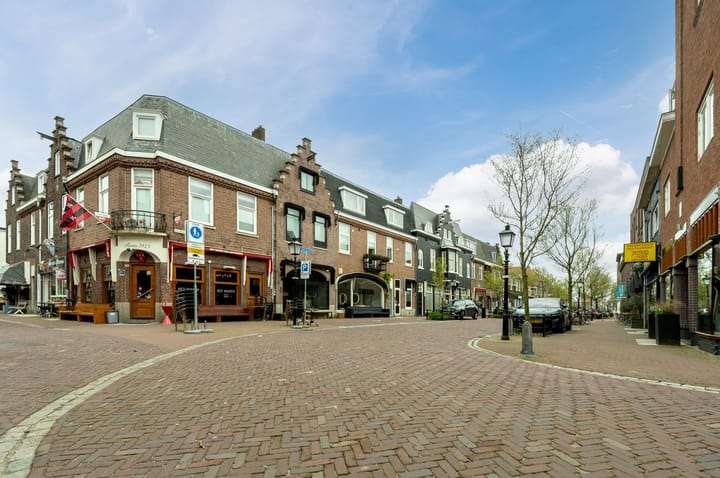 Foto 42 van Veenendaalplein 62