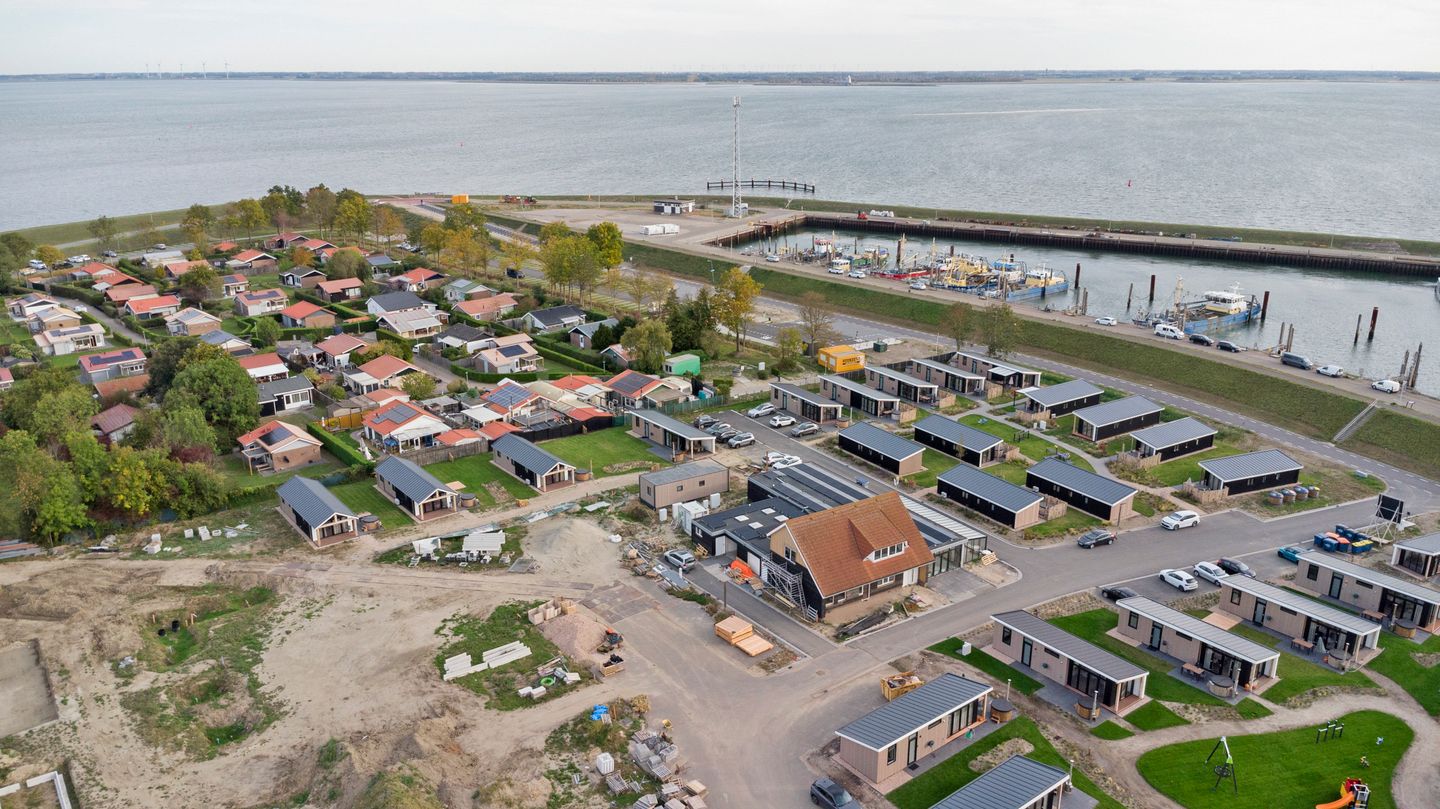 Bekijk foto 2 van Burenpolderweg 30-A