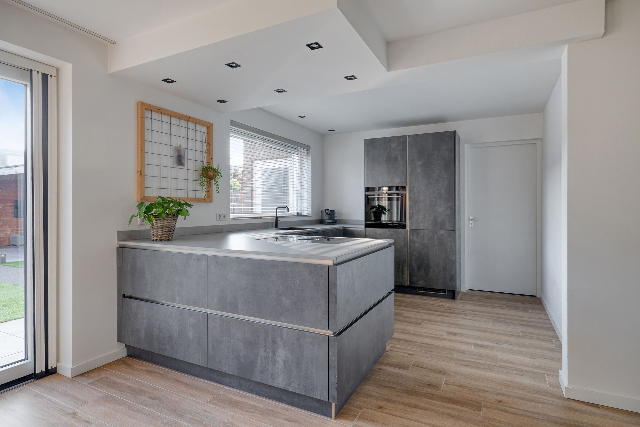 Photo 12 of Heikantsestraat 14