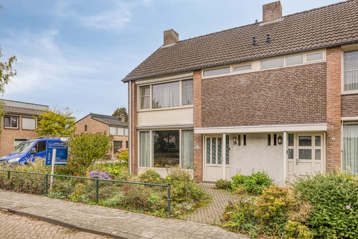 Photo 7 of Adriaen Brouwerstraat 36