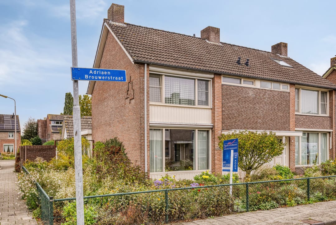 Photo 8 of Adriaen Brouwerstraat 36