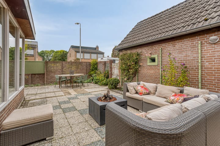 Photo 33 of Adriaen Brouwerstraat 36