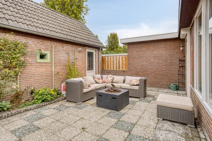 Photo 35 of Adriaen Brouwerstraat 36