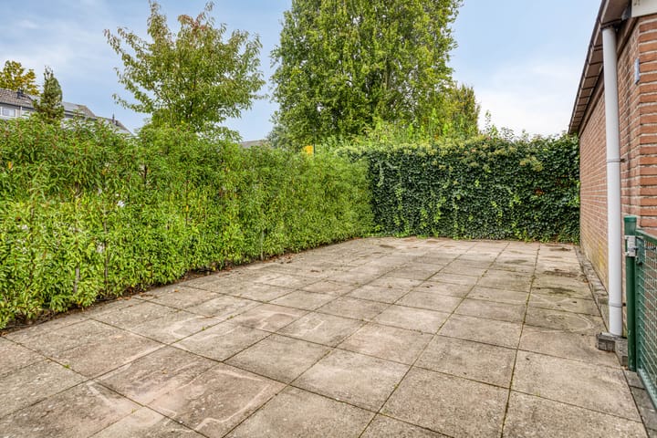 Photo 38 of Adriaen Brouwerstraat 36