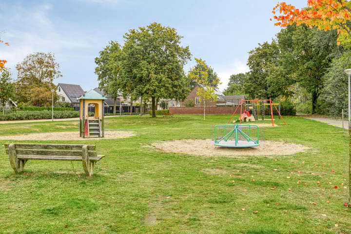 Photo 41 of Adriaen Brouwerstraat 36