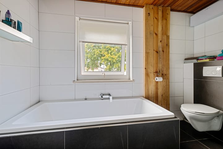 Foto 44 van Laurastraat 13