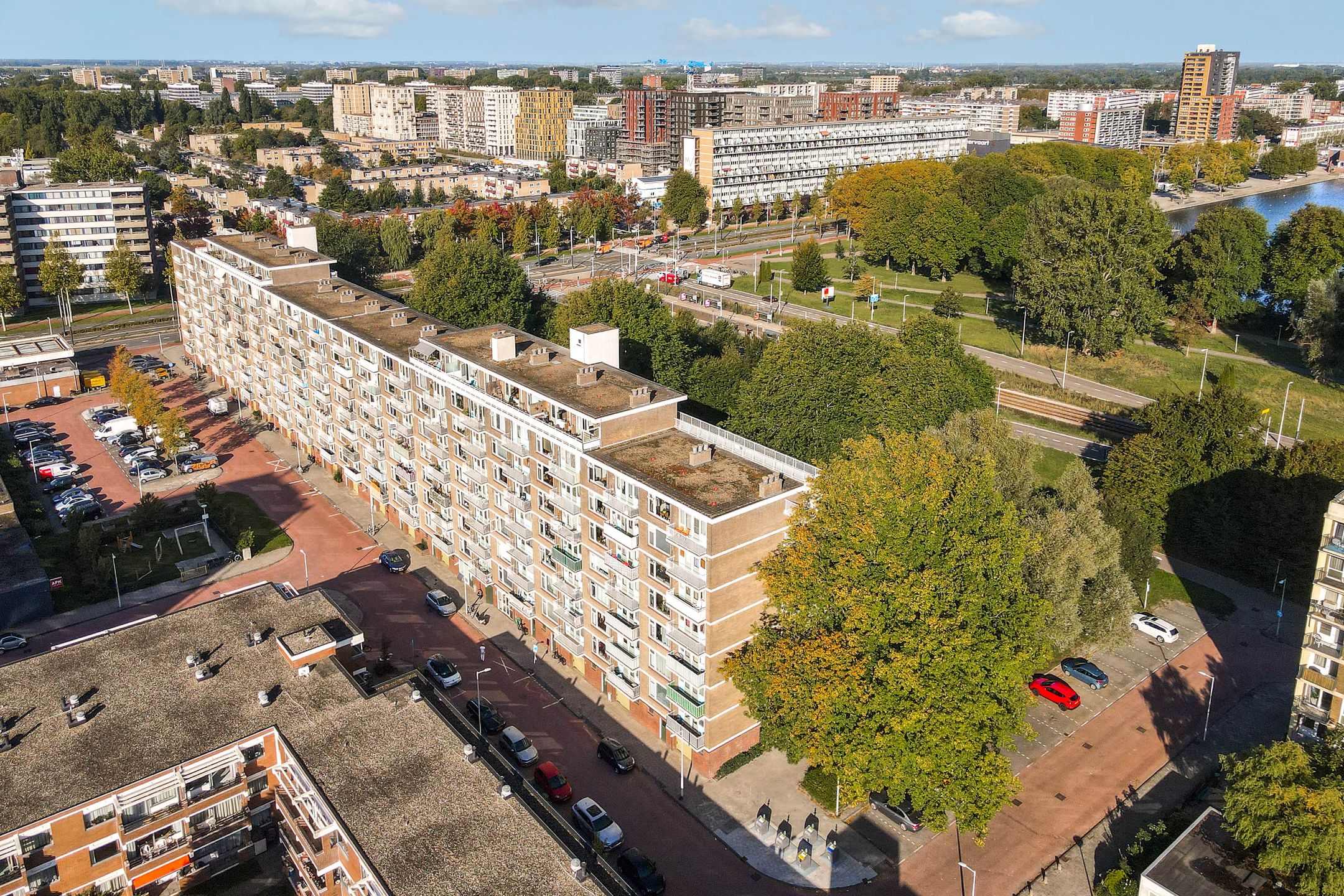 Foto 27 van S. F. van Ossstraat 86