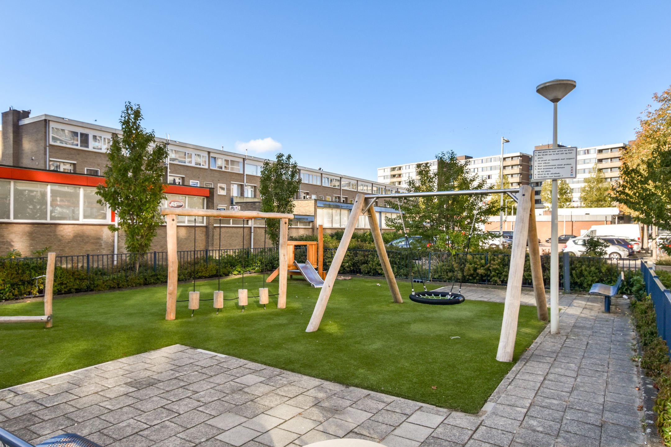 Foto 30 van S. F. van Ossstraat 86