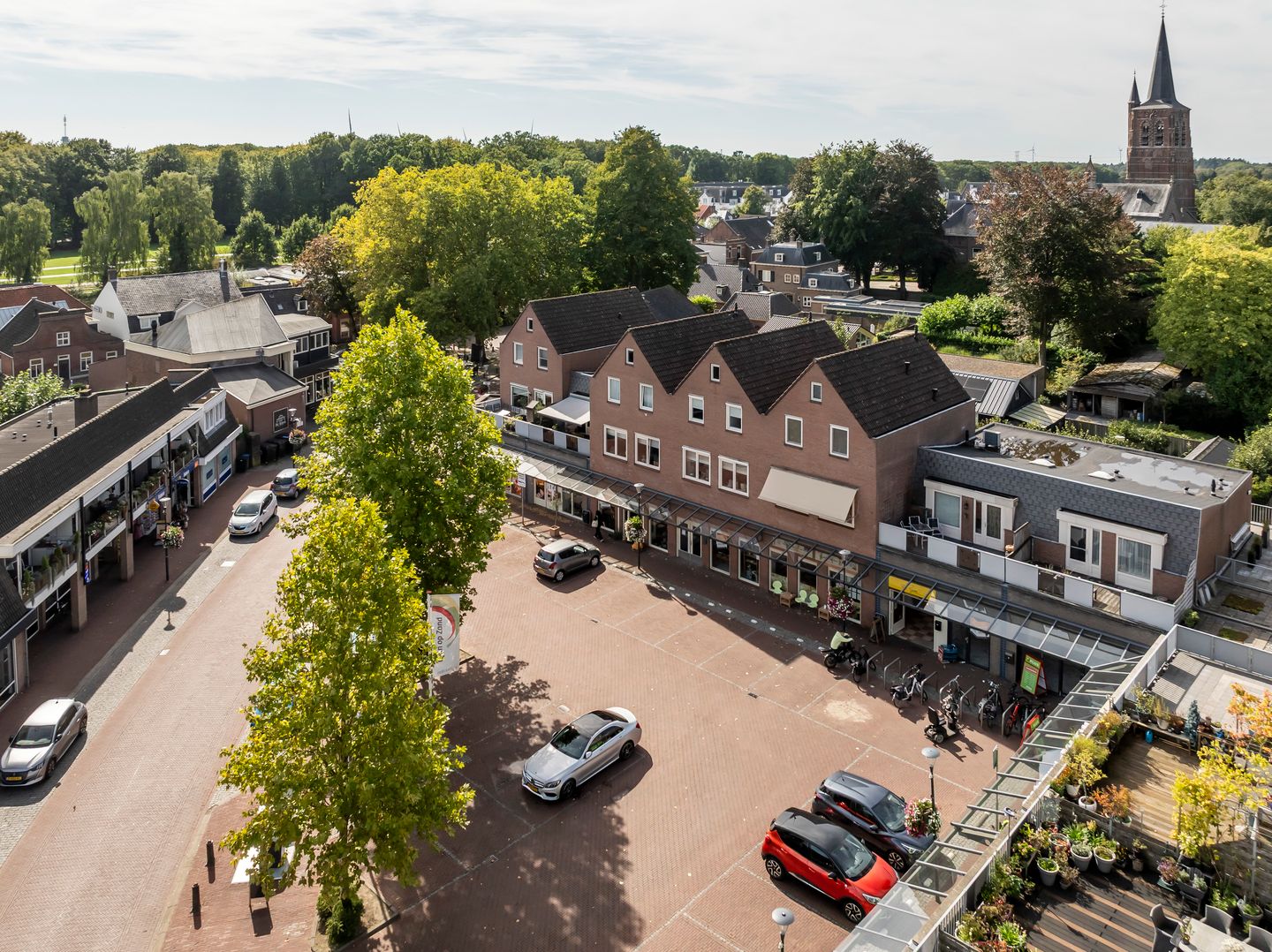 View photo 3 of Oranjeplein 23