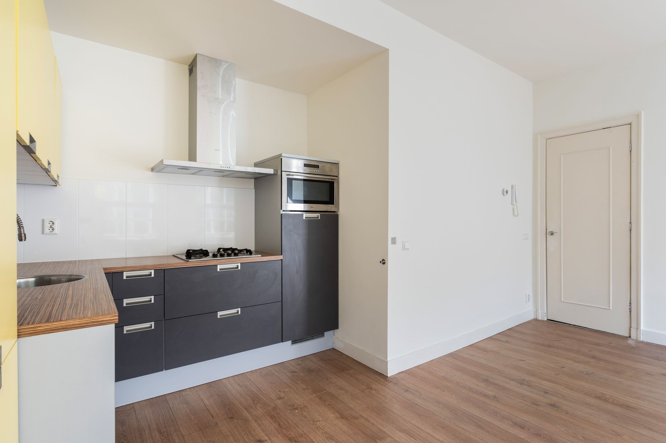 Photo 15 of Heemraadssingel 103-C