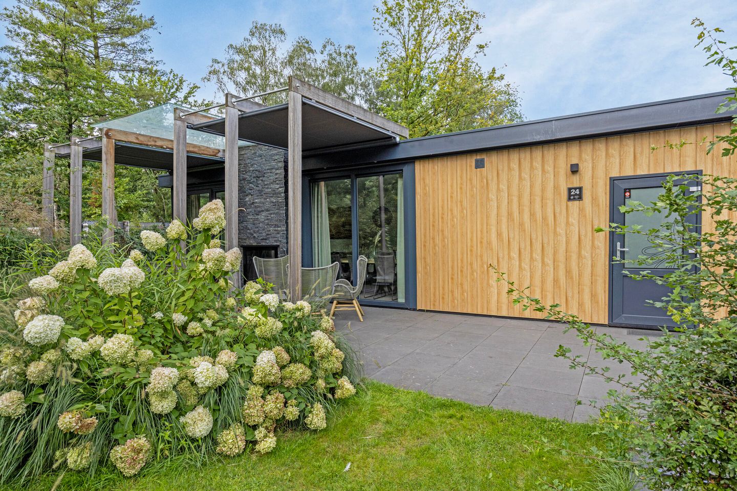 Bekijk foto 1 van Traasweg 5-24