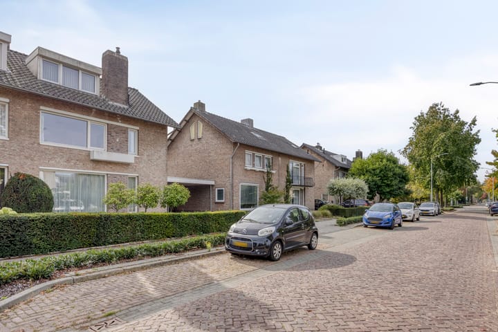 Foto 5 van Valkenierstraat 136